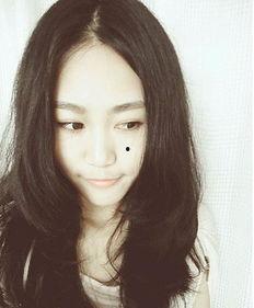 中分刘海发型图片女,演绎时尚女生的优雅魅力